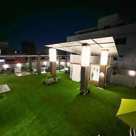 Hotel Crown Inn Карачі Екстер'єр фото
