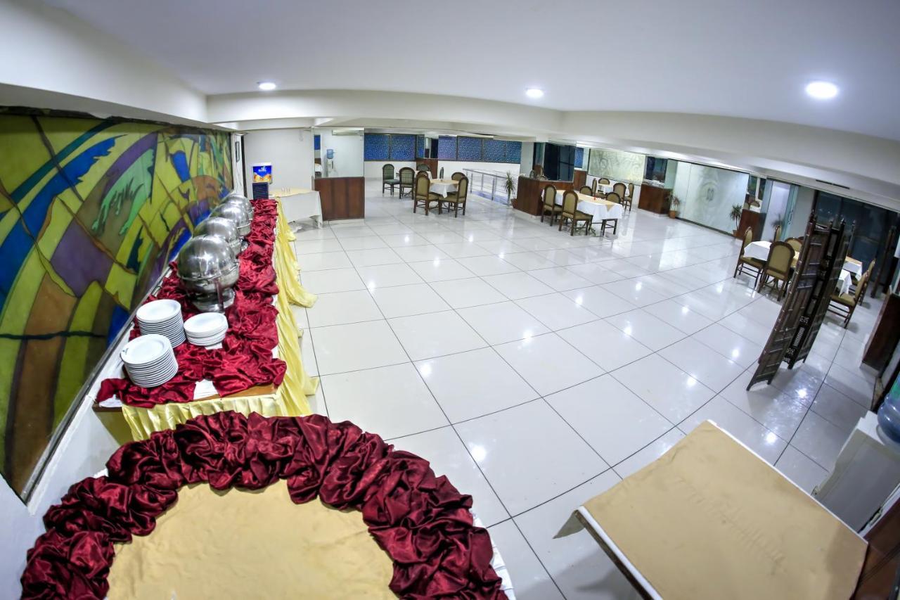 Hotel Crown Inn Карачі Екстер'єр фото